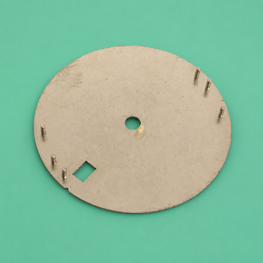Dial Crema 28.5 mm con Números Árabes Naranja, Lume y Ventana de Fecha – Compatible NH35 / NH36 / 4R / 7S