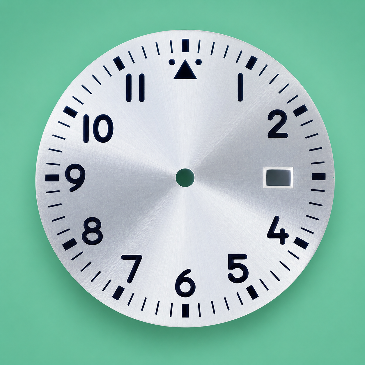 Dial Plateado 33.5 mm con Lume C3 Verde y Ventana de Fecha – Compatible NH34 / NH35 / NH36 / NH38